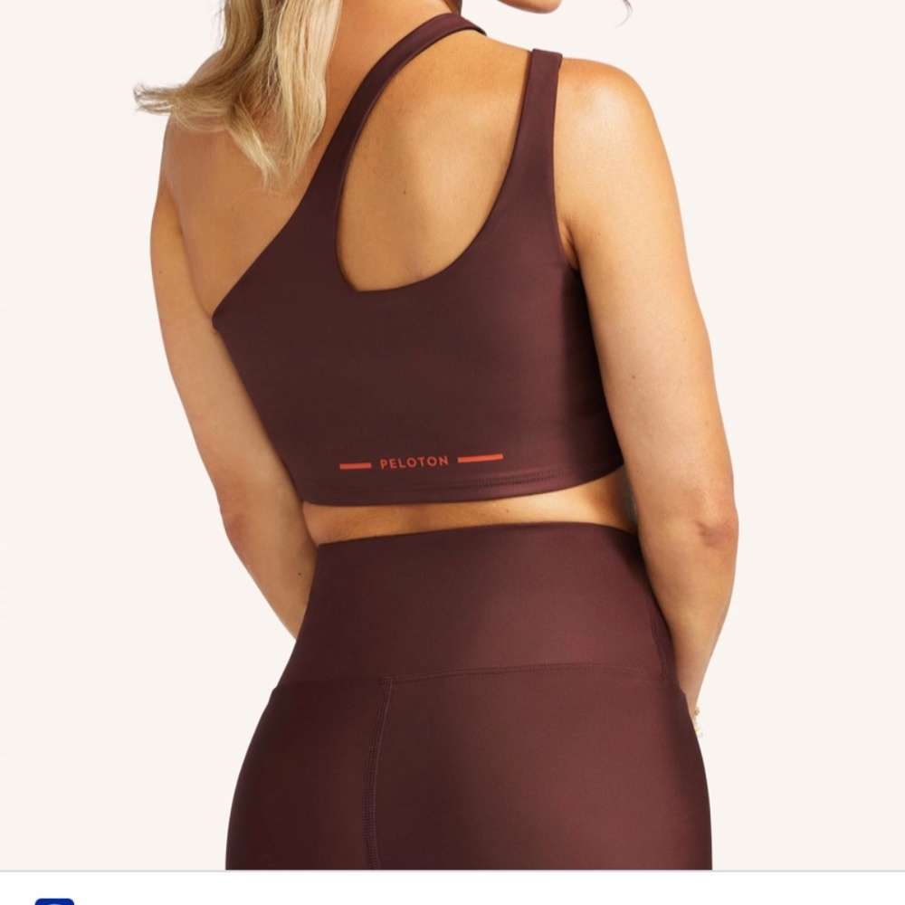 Medium show up side to side peloton sports bra